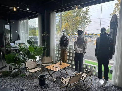 江蘇小伙用塑料生產衣服,年銷千萬元,熱銷歐美成為頭部商家